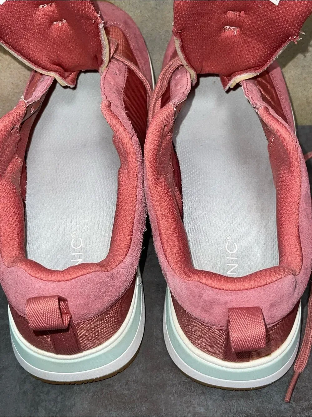 Vionic Breilyn Women's Sneakers Salmon Size 9.5